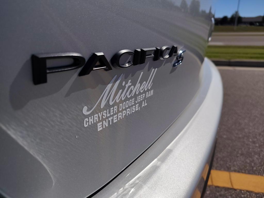 new 2026 Chrysler Pacifica car, priced at $45,547