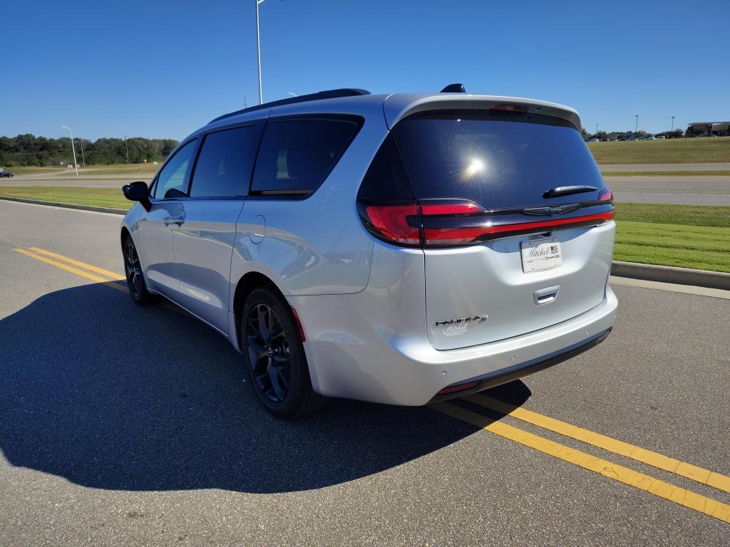 new 2026 Chrysler Pacifica car, priced at $45,547