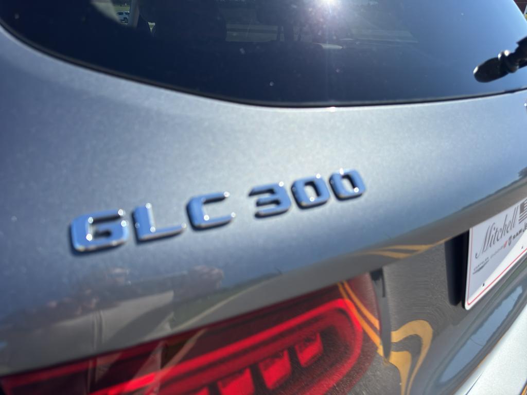 used 2021 Mercedes-Benz GLC 300 car, priced at $24,925