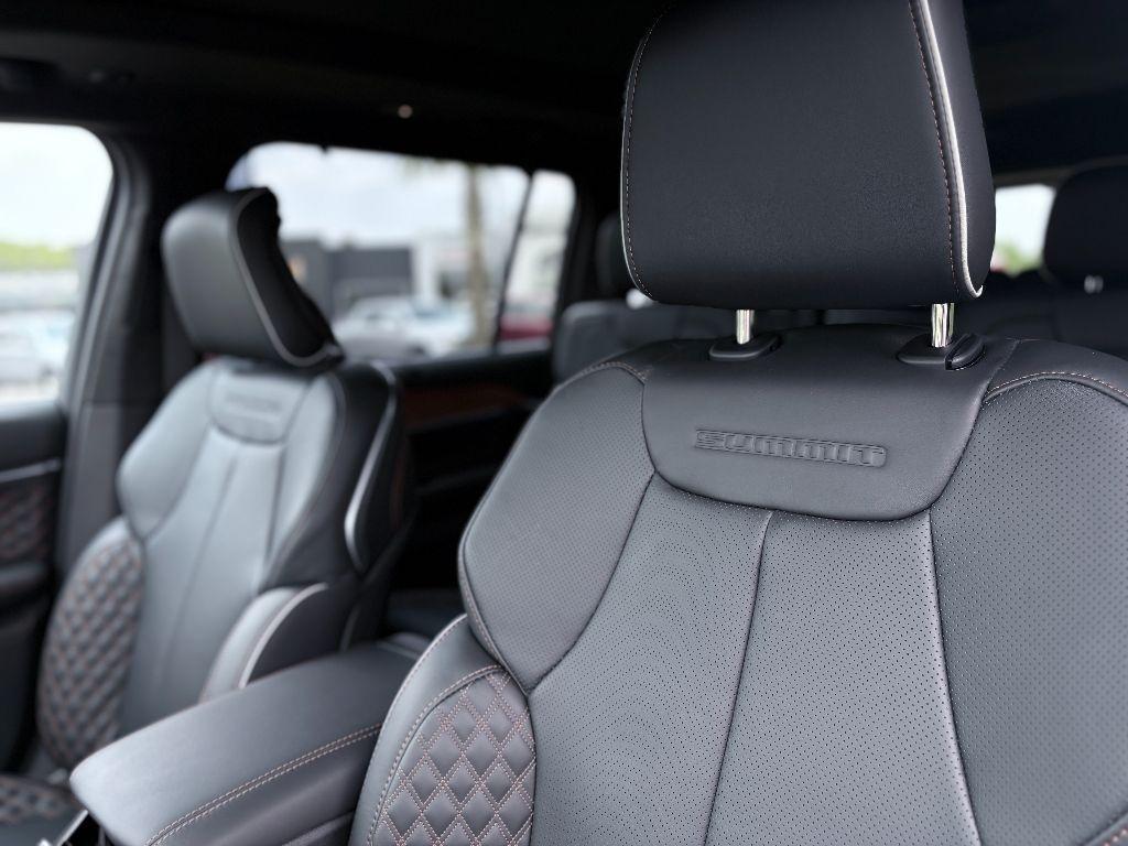 new 2025 Jeep Grand Cherokee car, priced at $43,090