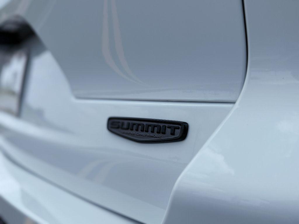 new 2025 Jeep Grand Cherokee car, priced at $43,090