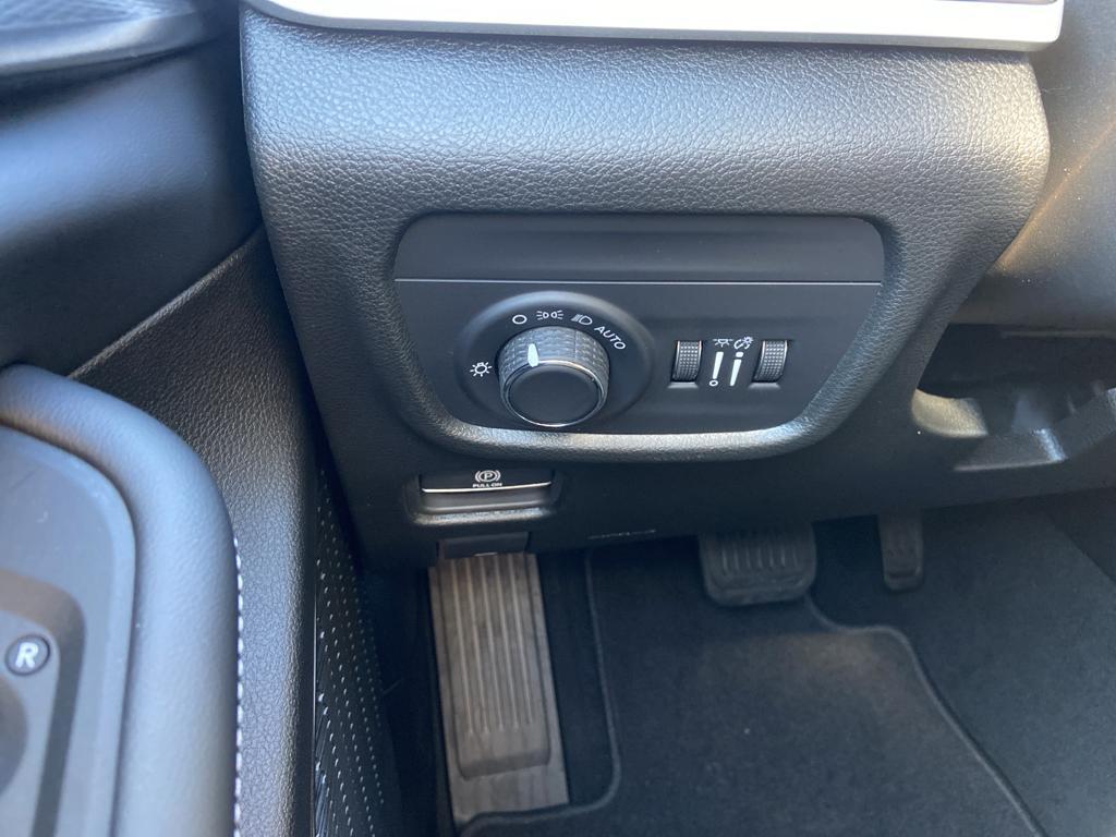 new 2025 Jeep Grand Cherokee car, priced at $37,441