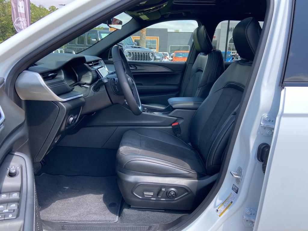 new 2025 Jeep Grand Cherokee L car, priced at $43,101