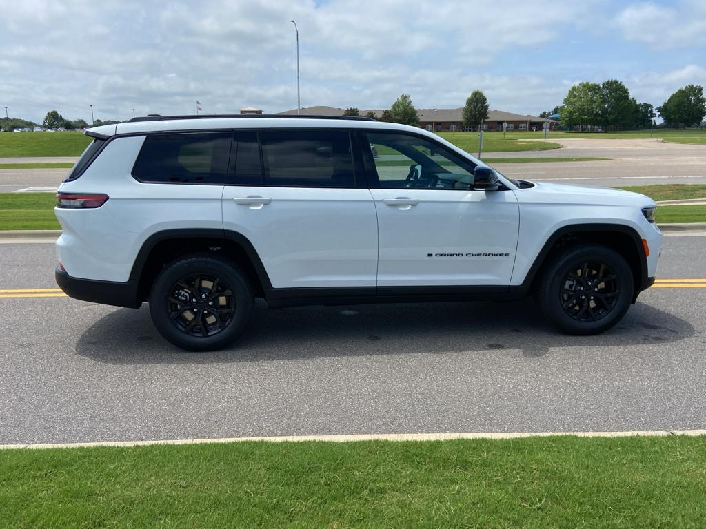 new 2025 Jeep Grand Cherokee L car, priced at $43,101