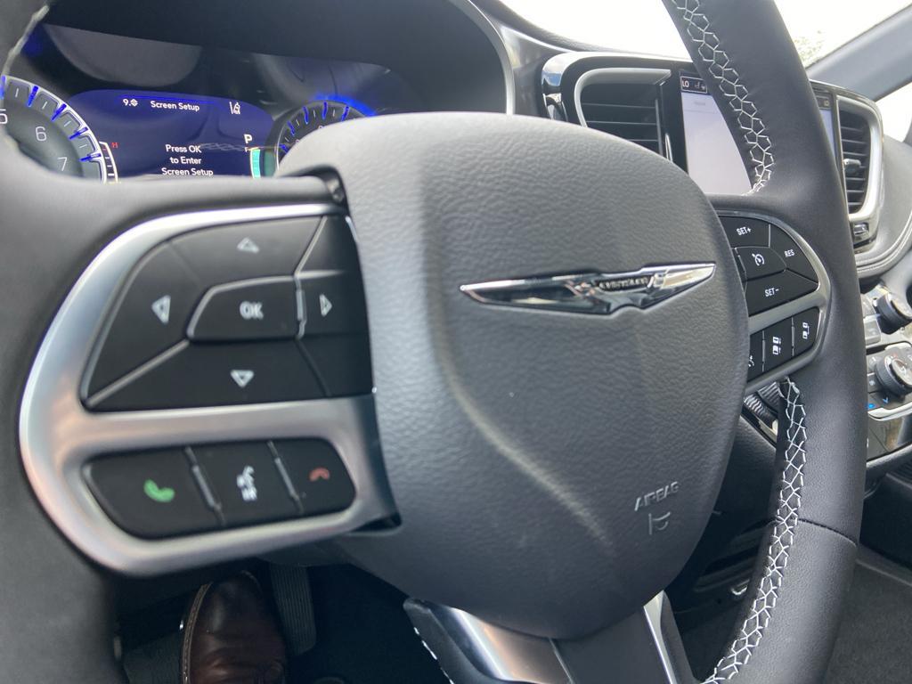 new 2026 Chrysler Pacifica car, priced at $43,746