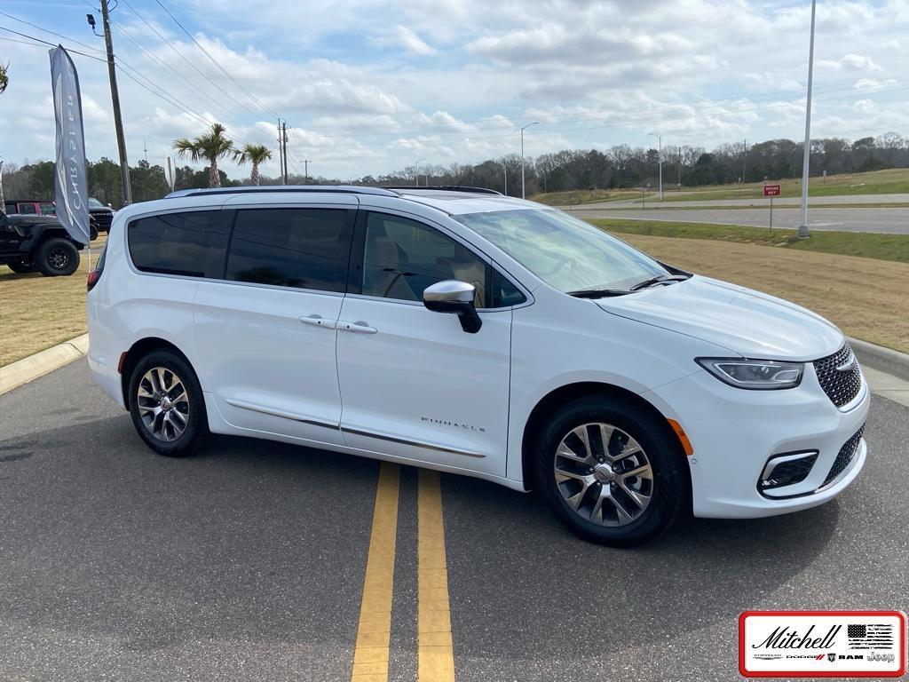 new 2025 Chrysler Pacifica Hybrid car, priced at $52,443