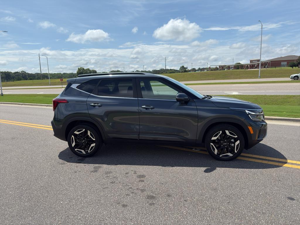 used 2024 Kia Seltos car, priced at $25,754