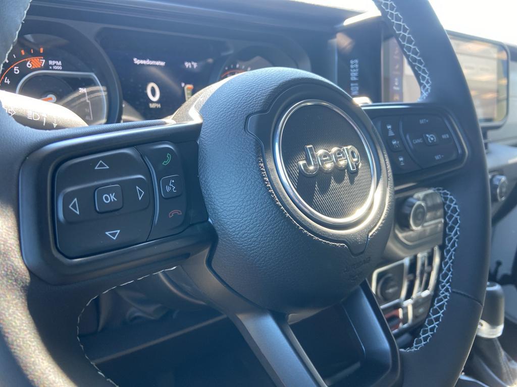 new 2025 Jeep Wrangler car, priced at $48,536