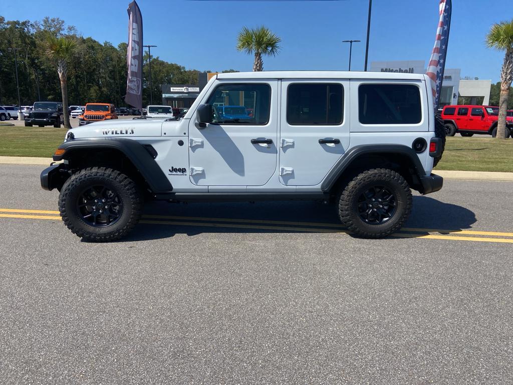 new 2025 Jeep Wrangler car, priced at $48,536