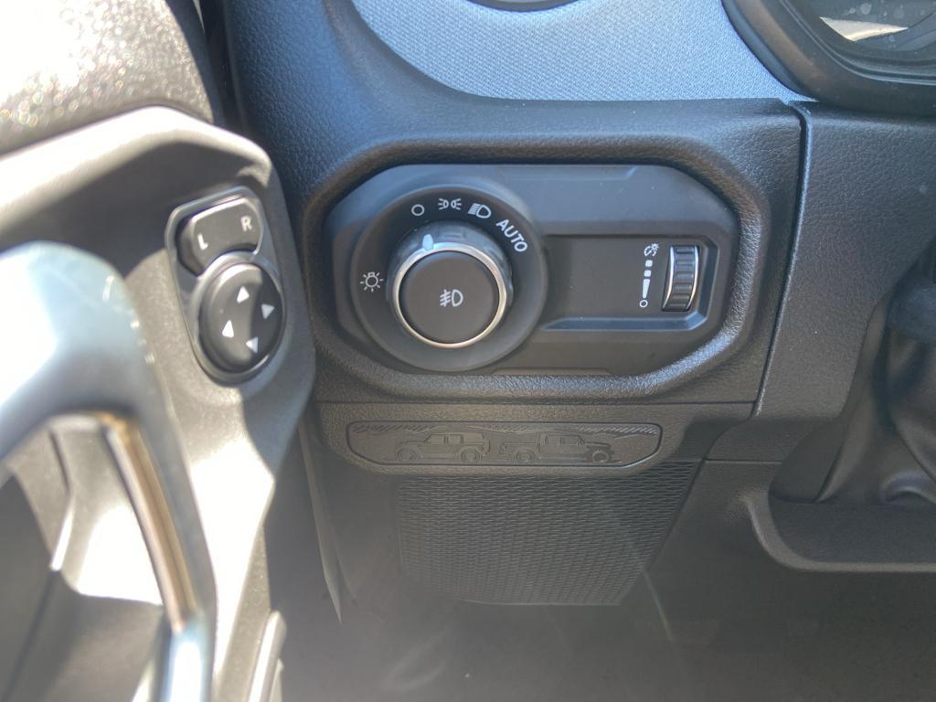 new 2025 Jeep Wrangler car, priced at $48,536