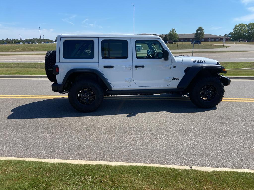 new 2025 Jeep Wrangler car, priced at $48,536