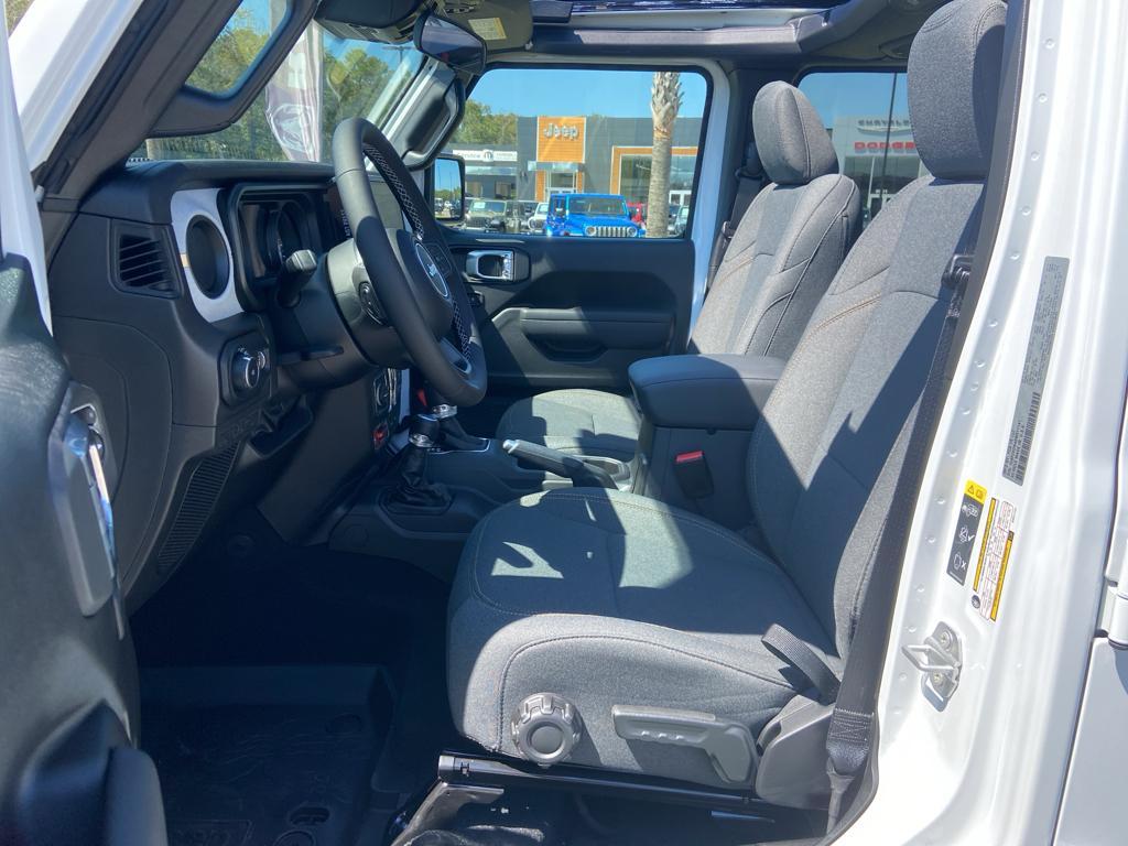 new 2025 Jeep Wrangler car, priced at $48,536