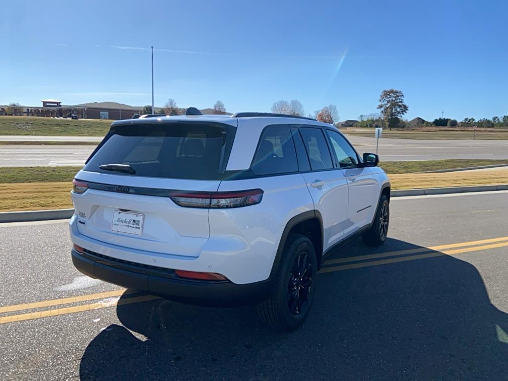 new 2025 Jeep Grand Cherokee car, priced at $43,491