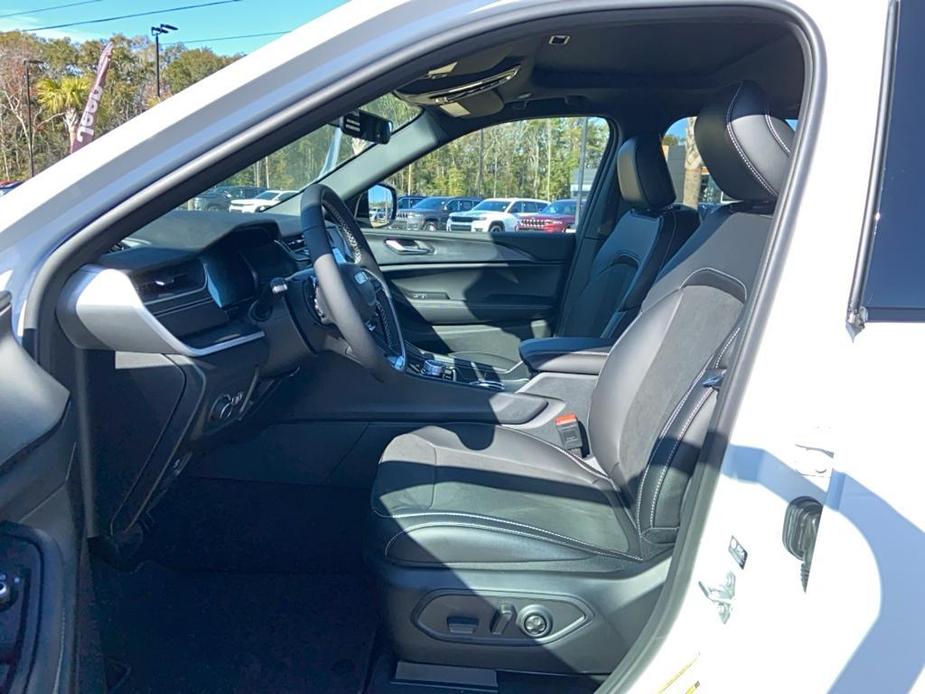 new 2025 Jeep Grand Cherokee car, priced at $43,491