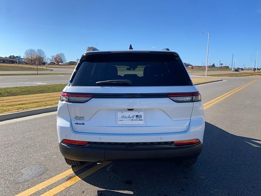 new 2025 Jeep Grand Cherokee car, priced at $43,491