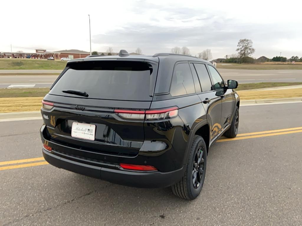 new 2025 Jeep Grand Cherokee car, priced at $42,030