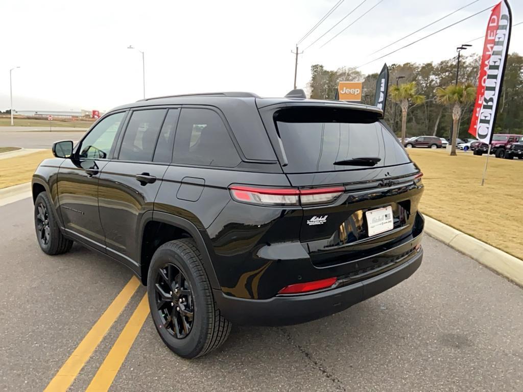 new 2025 Jeep Grand Cherokee car, priced at $42,030