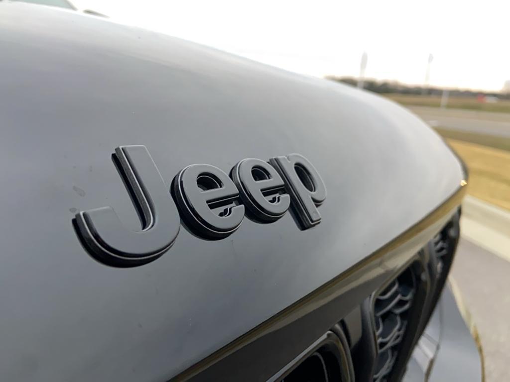 new 2025 Jeep Grand Cherokee car, priced at $42,030