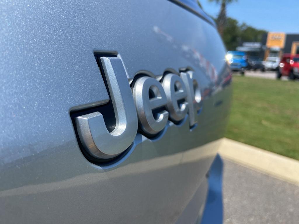 new 2025 Jeep Grand Cherokee L car, priced at $37,940