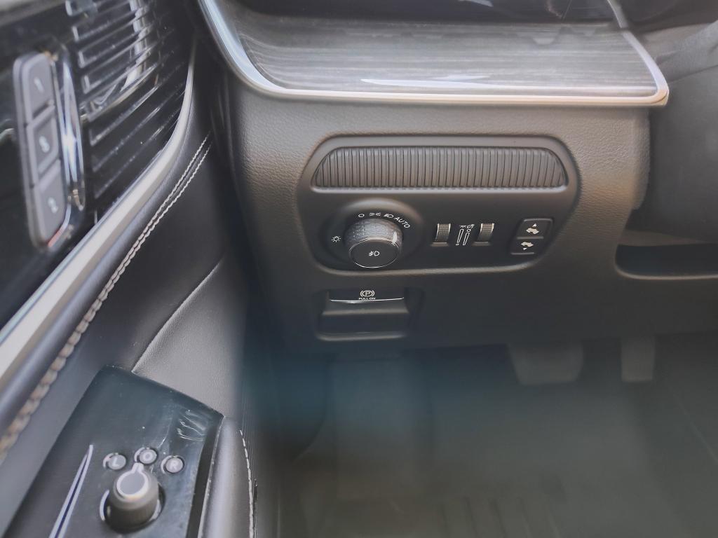 used 2022 Jeep Wagoneer car, priced at $41,900