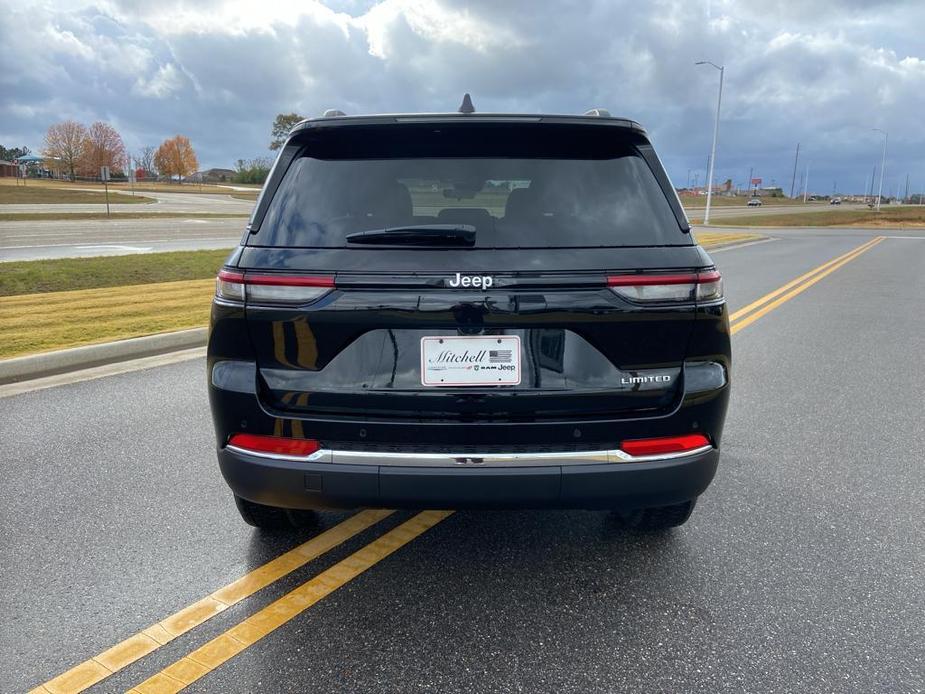 new 2025 Jeep Grand Cherokee car, priced at $41,889