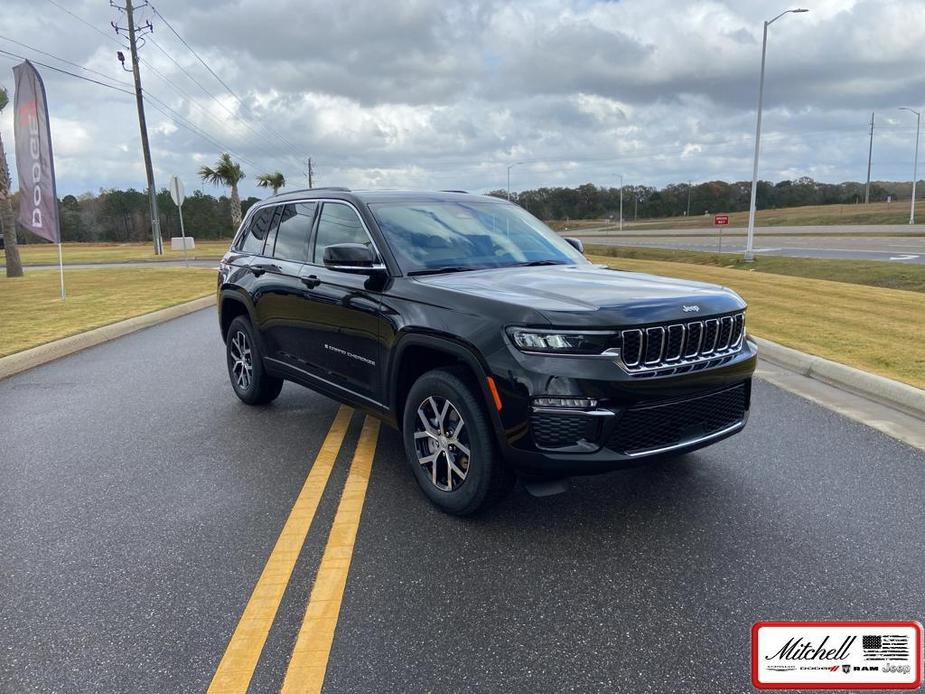 new 2025 Jeep Grand Cherokee car, priced at $41,889