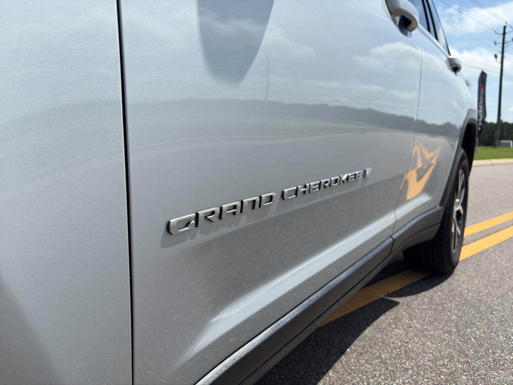 used 2023 Jeep Grand Cherokee car, priced at $32,993