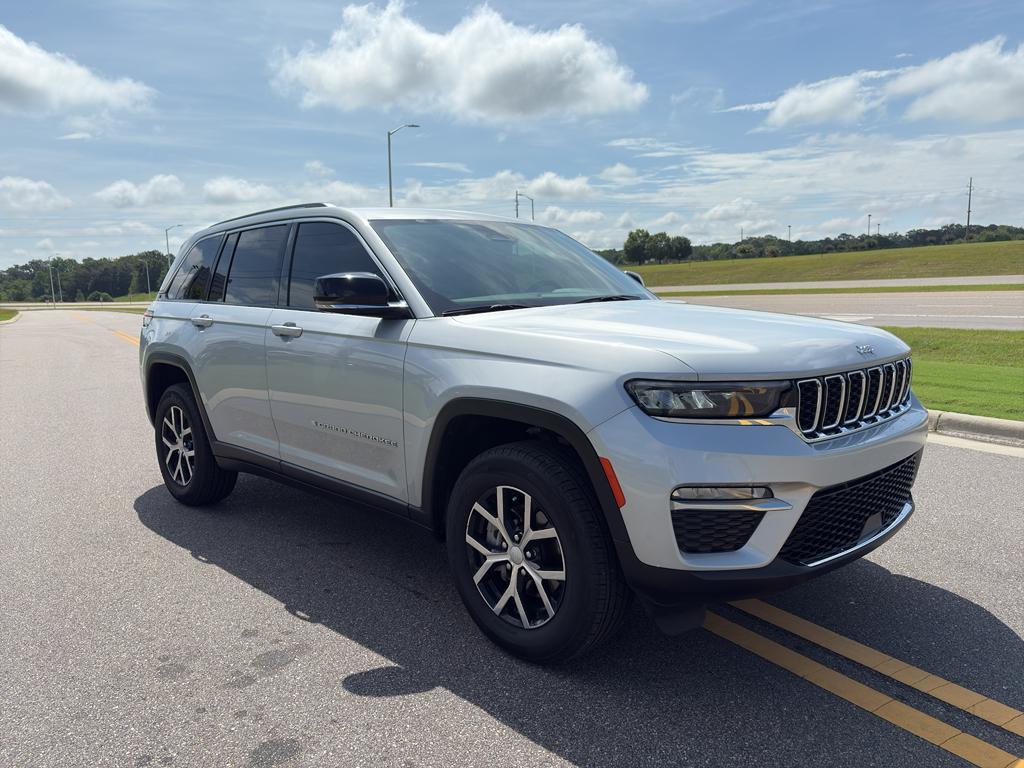 used 2023 Jeep Grand Cherokee car, priced at $32,993