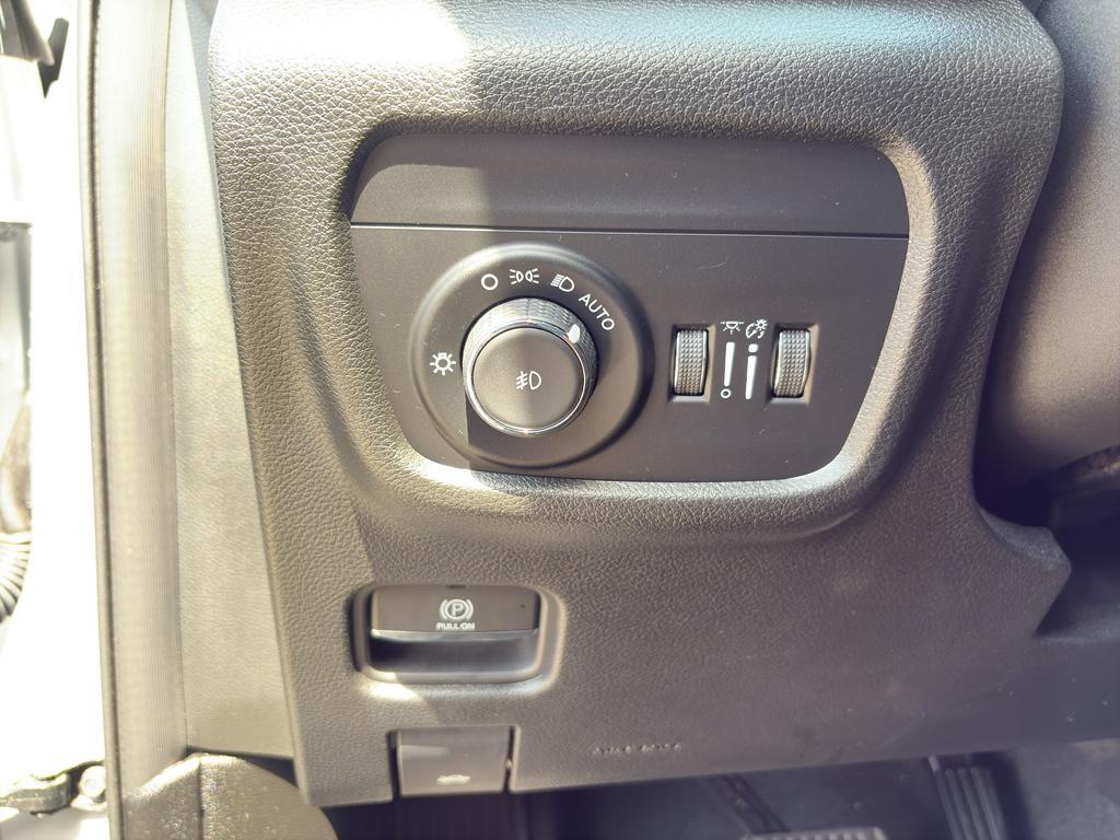 used 2023 Jeep Grand Cherokee car, priced at $32,993