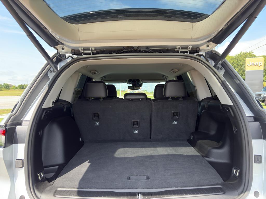 used 2023 Jeep Grand Cherokee car, priced at $32,993
