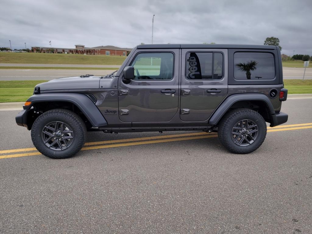 new 2026 Jeep Wrangler car, priced at $47,326