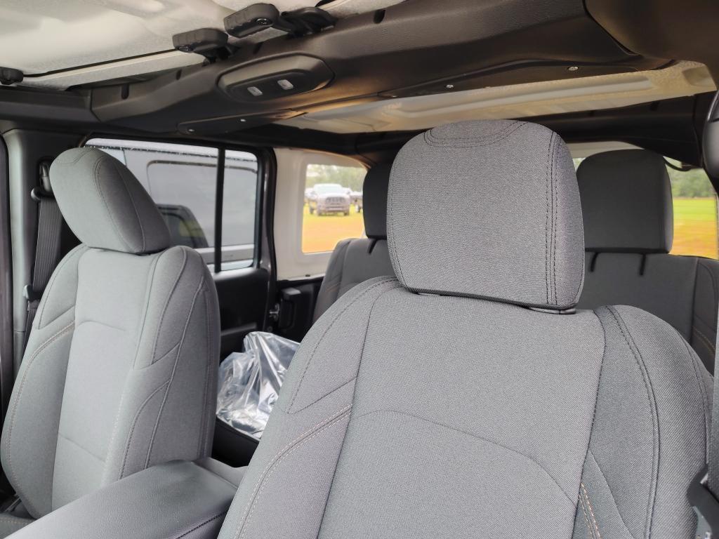 new 2026 Jeep Wrangler car, priced at $47,326