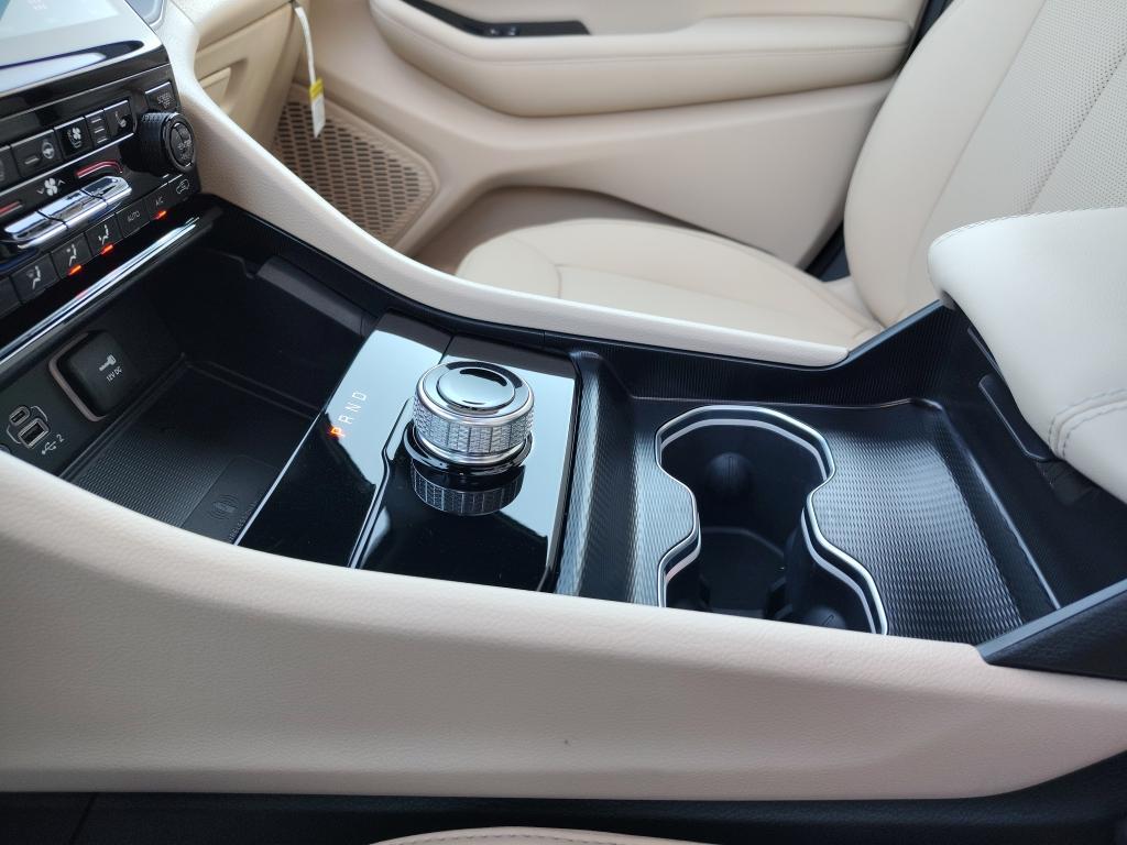 new 2025 Jeep Grand Cherokee car, priced at $48,104