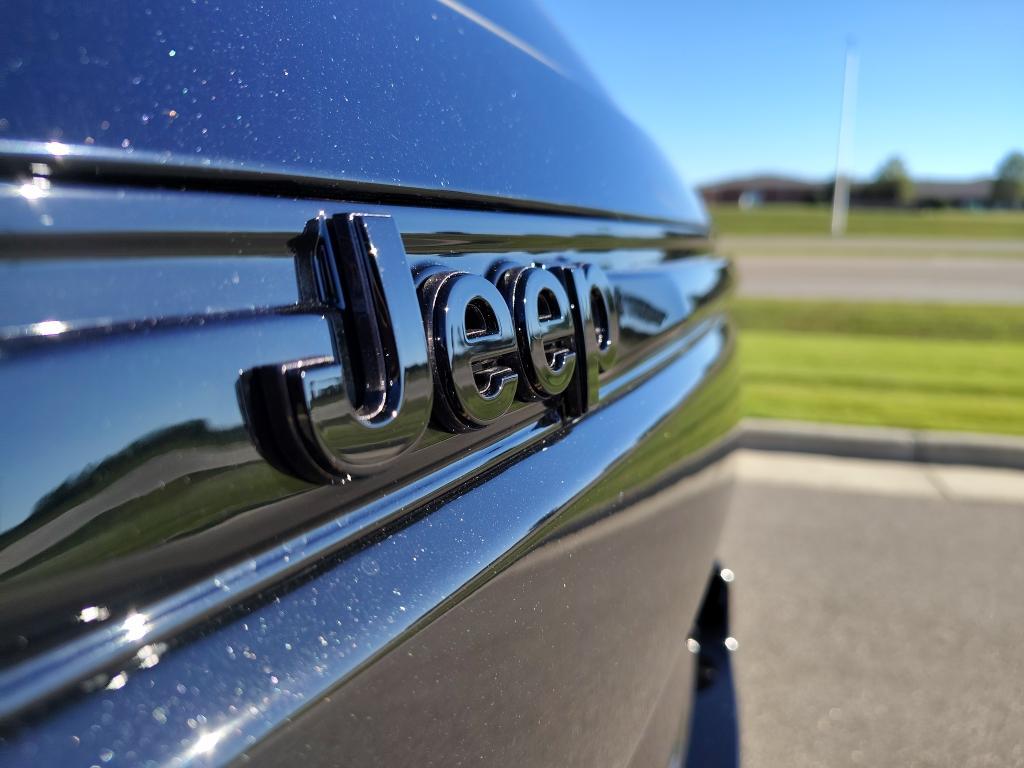 new 2025 Jeep Grand Cherokee car, priced at $48,104