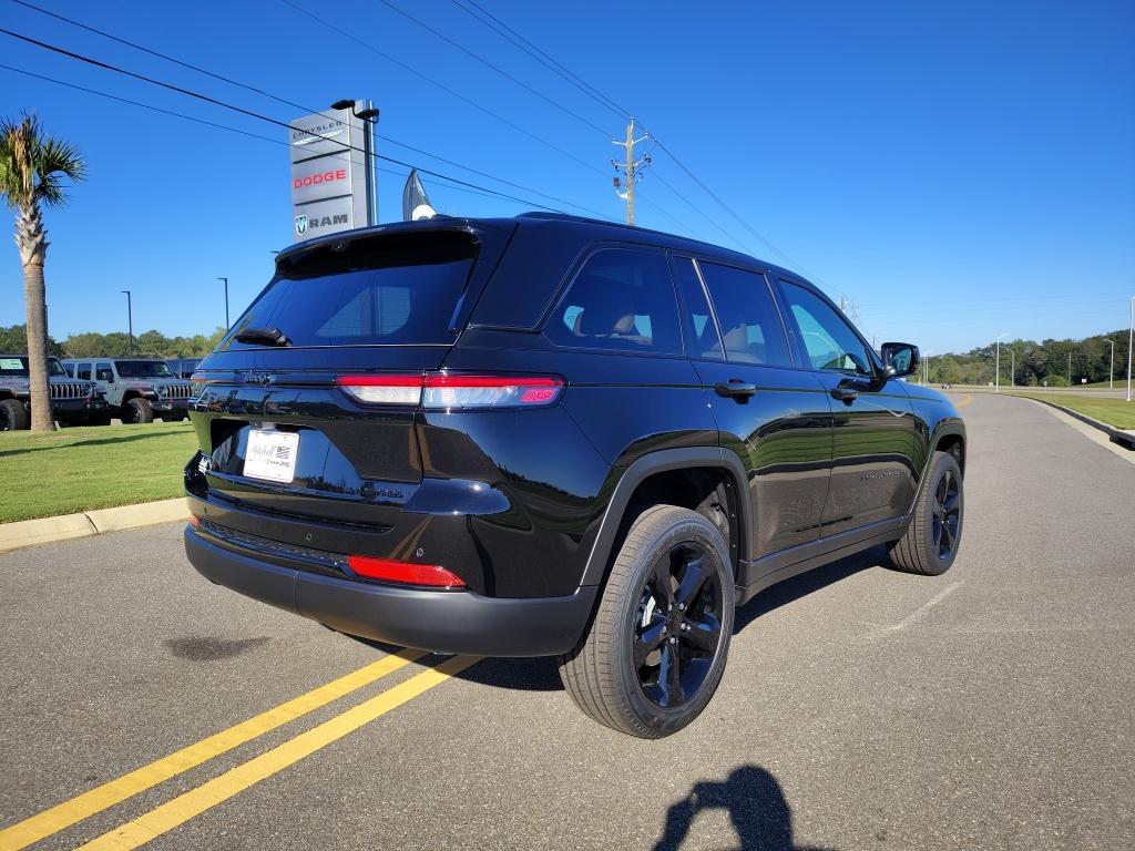 new 2025 Jeep Grand Cherokee car, priced at $48,104