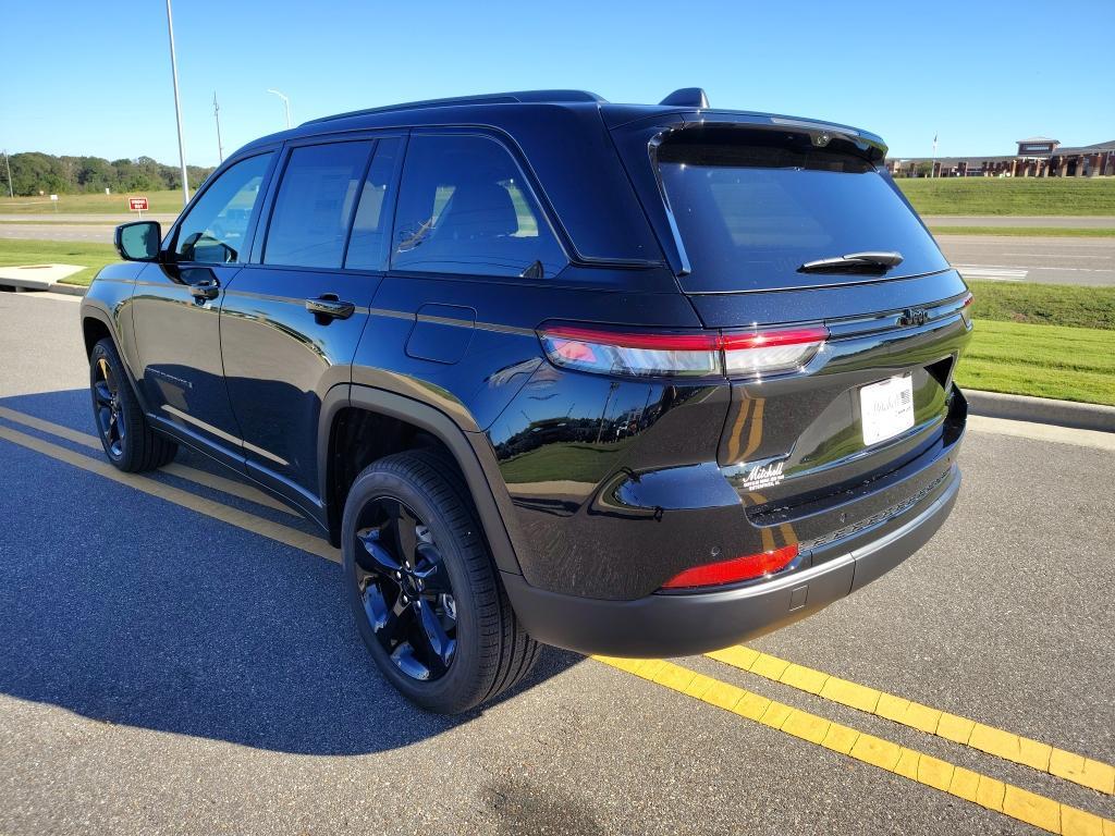 new 2025 Jeep Grand Cherokee car, priced at $48,104