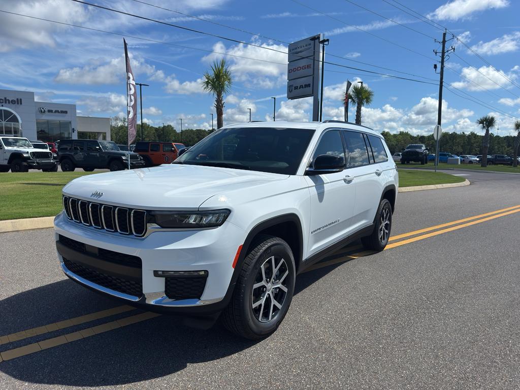 new 2025 Jeep Grand Cherokee L car, priced at $43,202