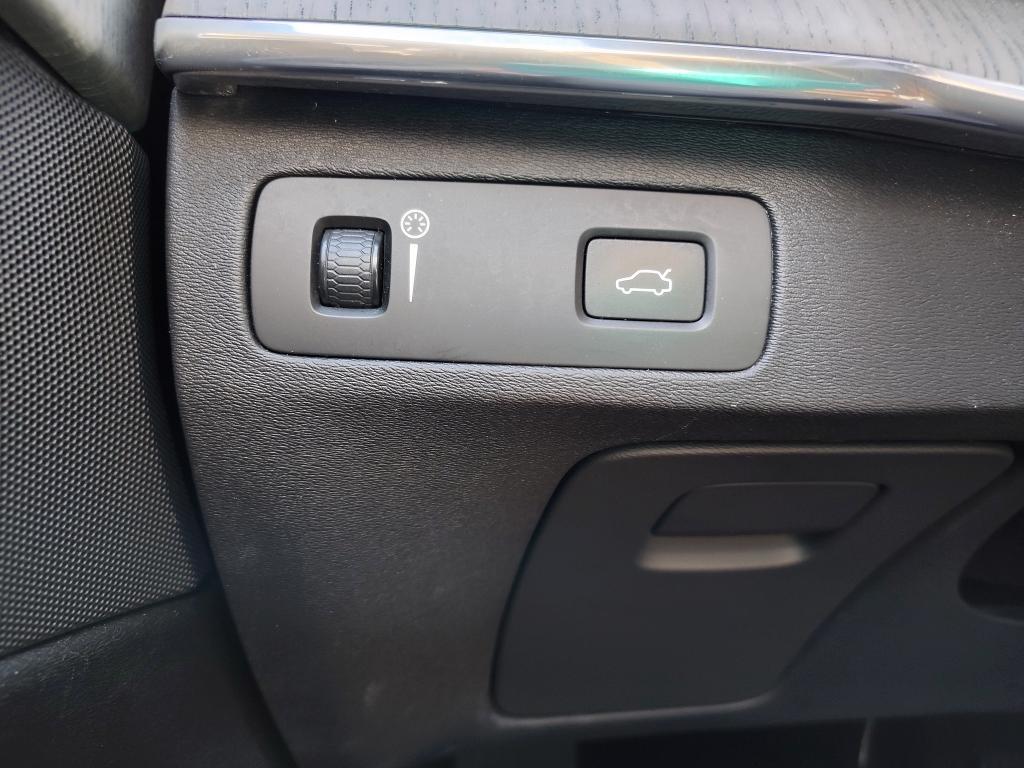 used 2020 Volvo XC90 car, priced at $27,957