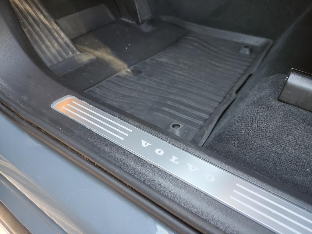 used 2020 Volvo XC90 car, priced at $27,957