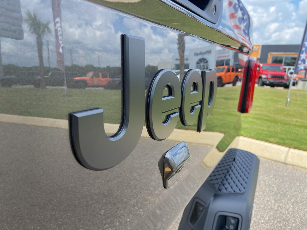 new 2025 Jeep Gladiator car, priced at $42,287