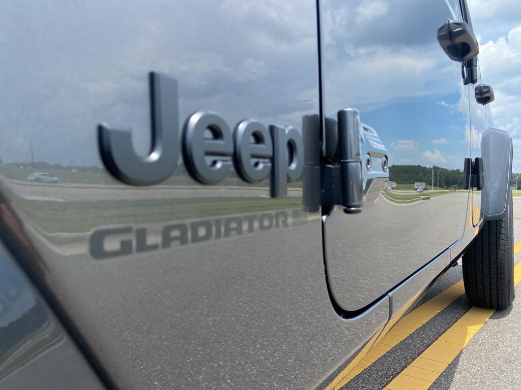 new 2025 Jeep Gladiator car, priced at $42,287