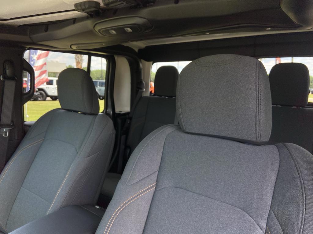 new 2025 Jeep Gladiator car, priced at $42,287