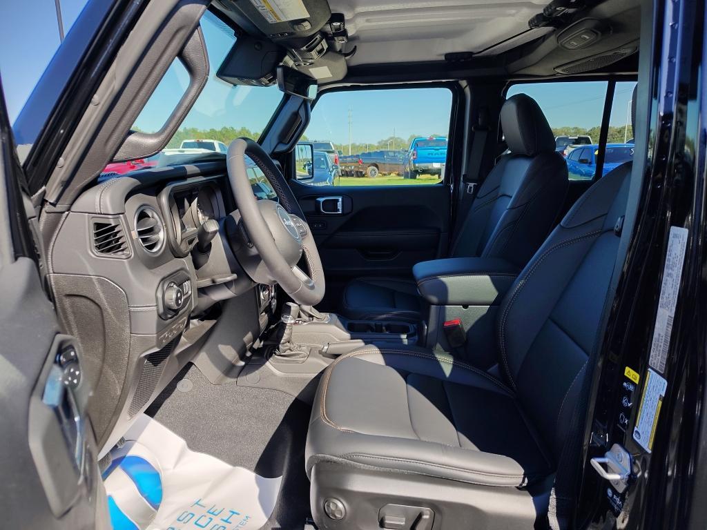 new 2025 Jeep Gladiator car, priced at $53,013