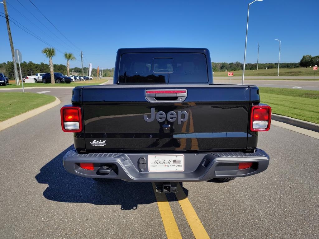 new 2025 Jeep Gladiator car, priced at $53,013