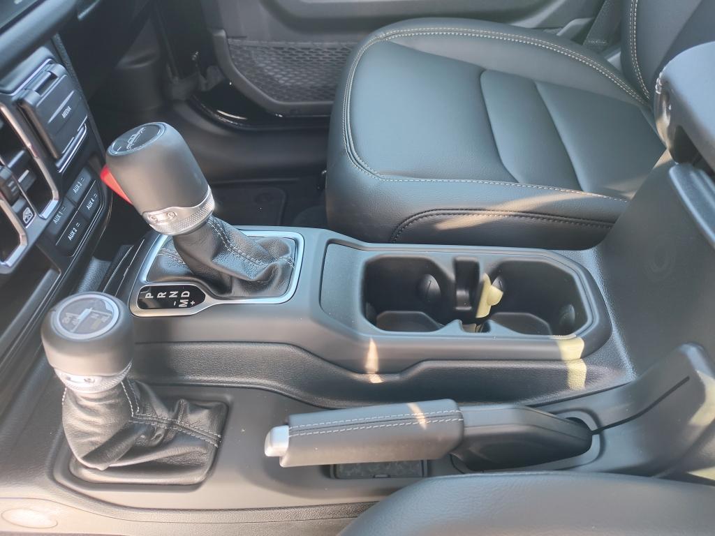 new 2025 Jeep Gladiator car, priced at $53,013