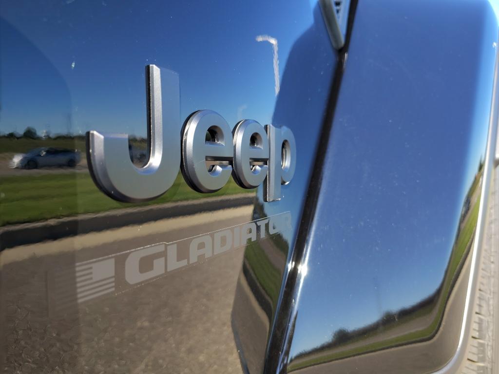 new 2025 Jeep Gladiator car, priced at $53,013