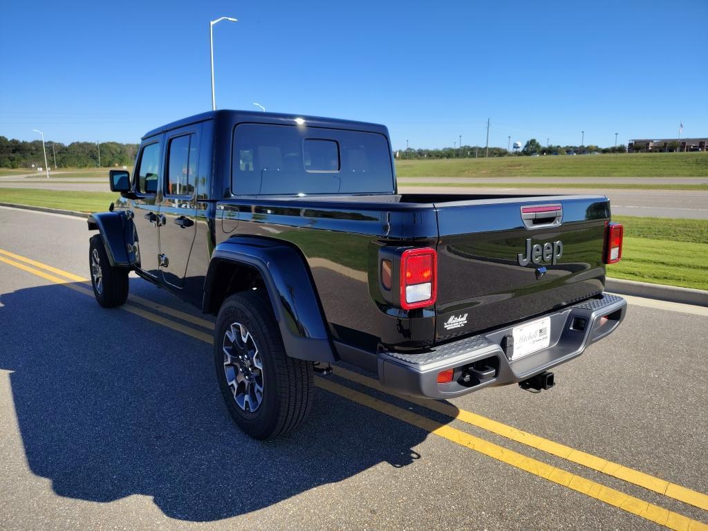 new 2025 Jeep Gladiator car, priced at $53,013