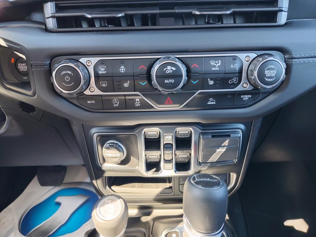 new 2025 Jeep Gladiator car, priced at $53,013