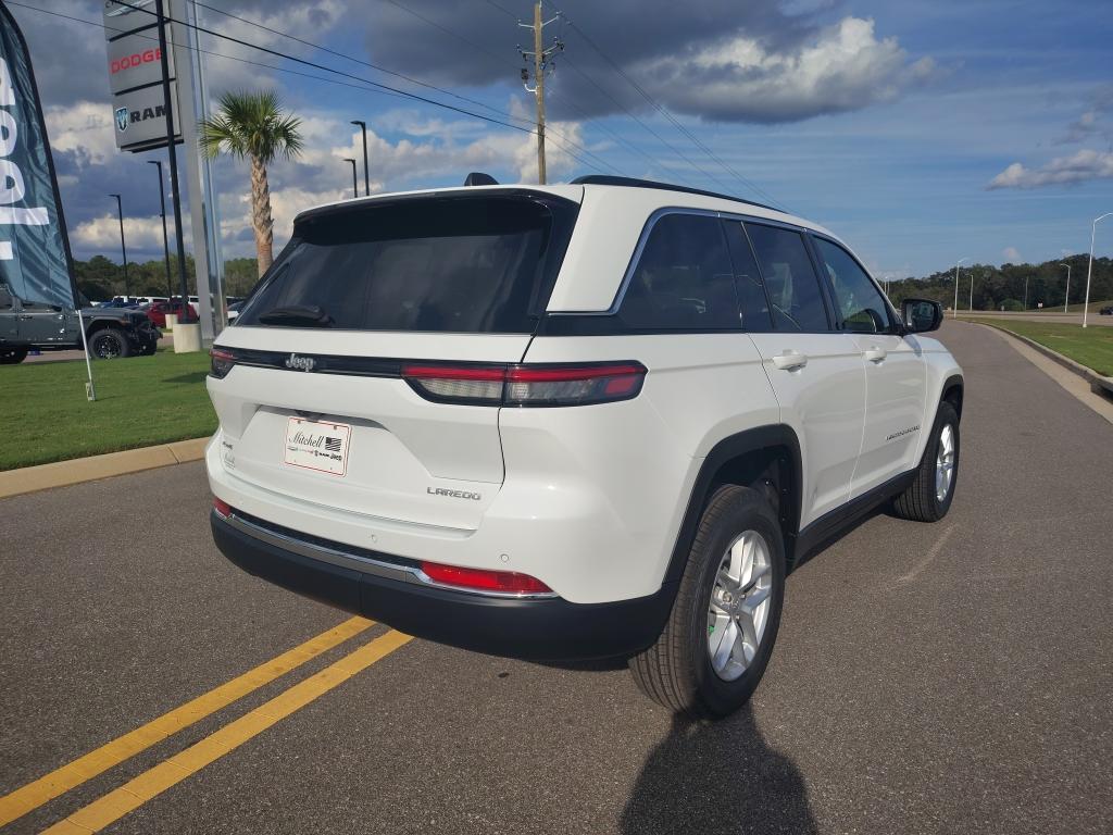 new 2025 Jeep Grand Cherokee car, priced at $38,849