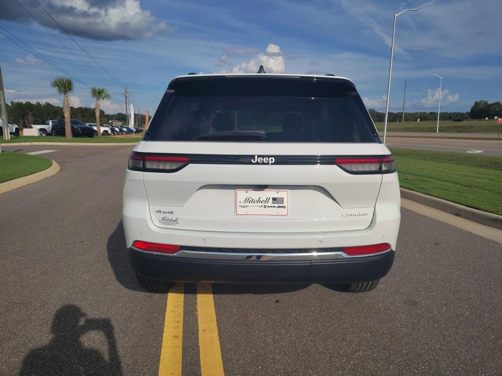 new 2025 Jeep Grand Cherokee car, priced at $38,849
